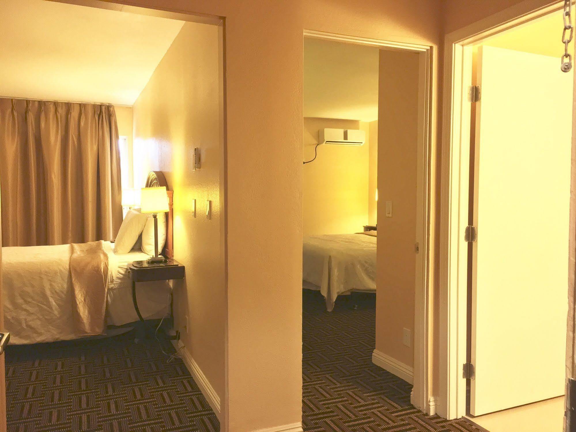 The Lemon Tree Hotel Anaheim Exterior photo