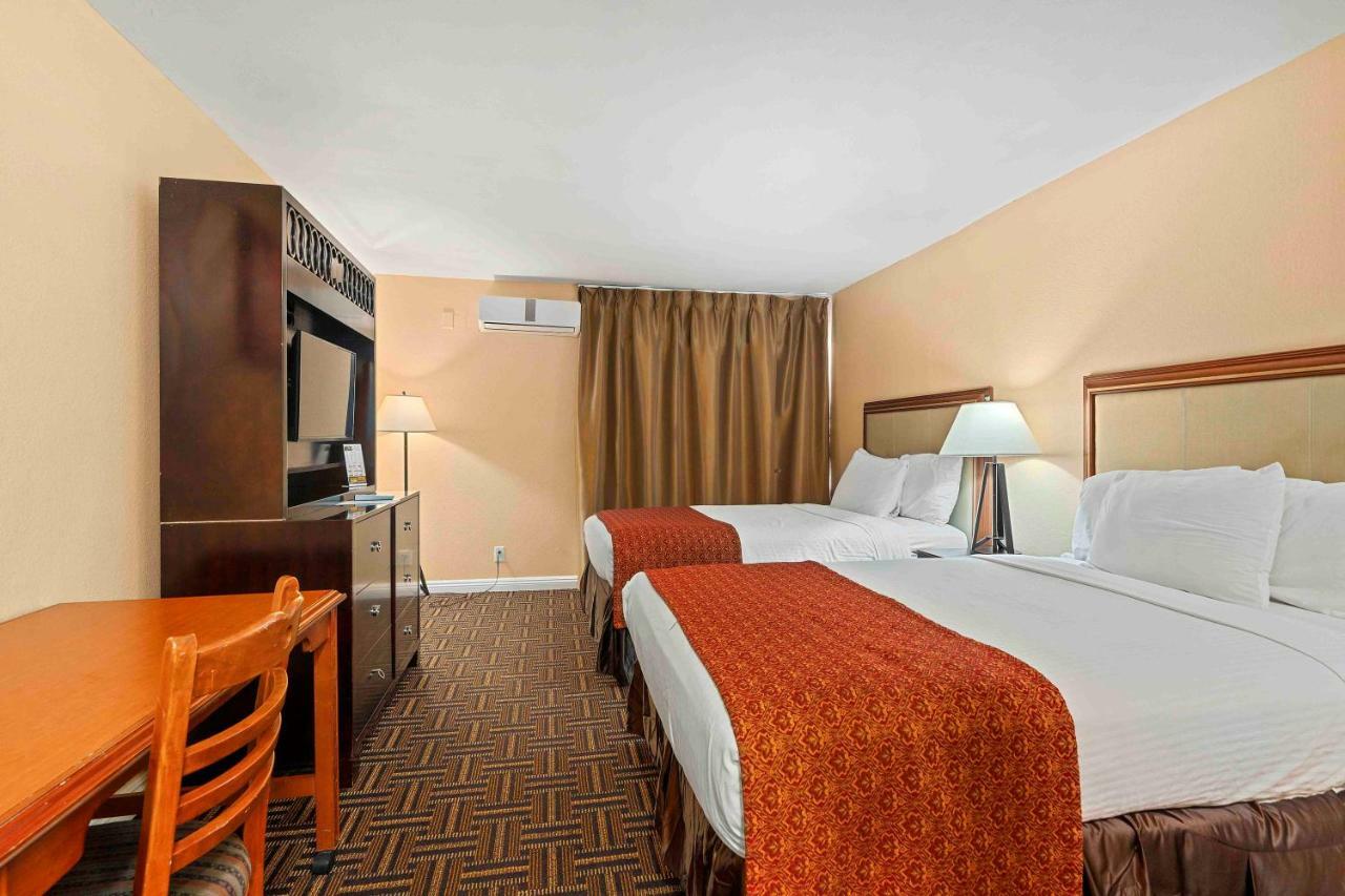 The Lemon Tree Hotel Anaheim Exterior photo