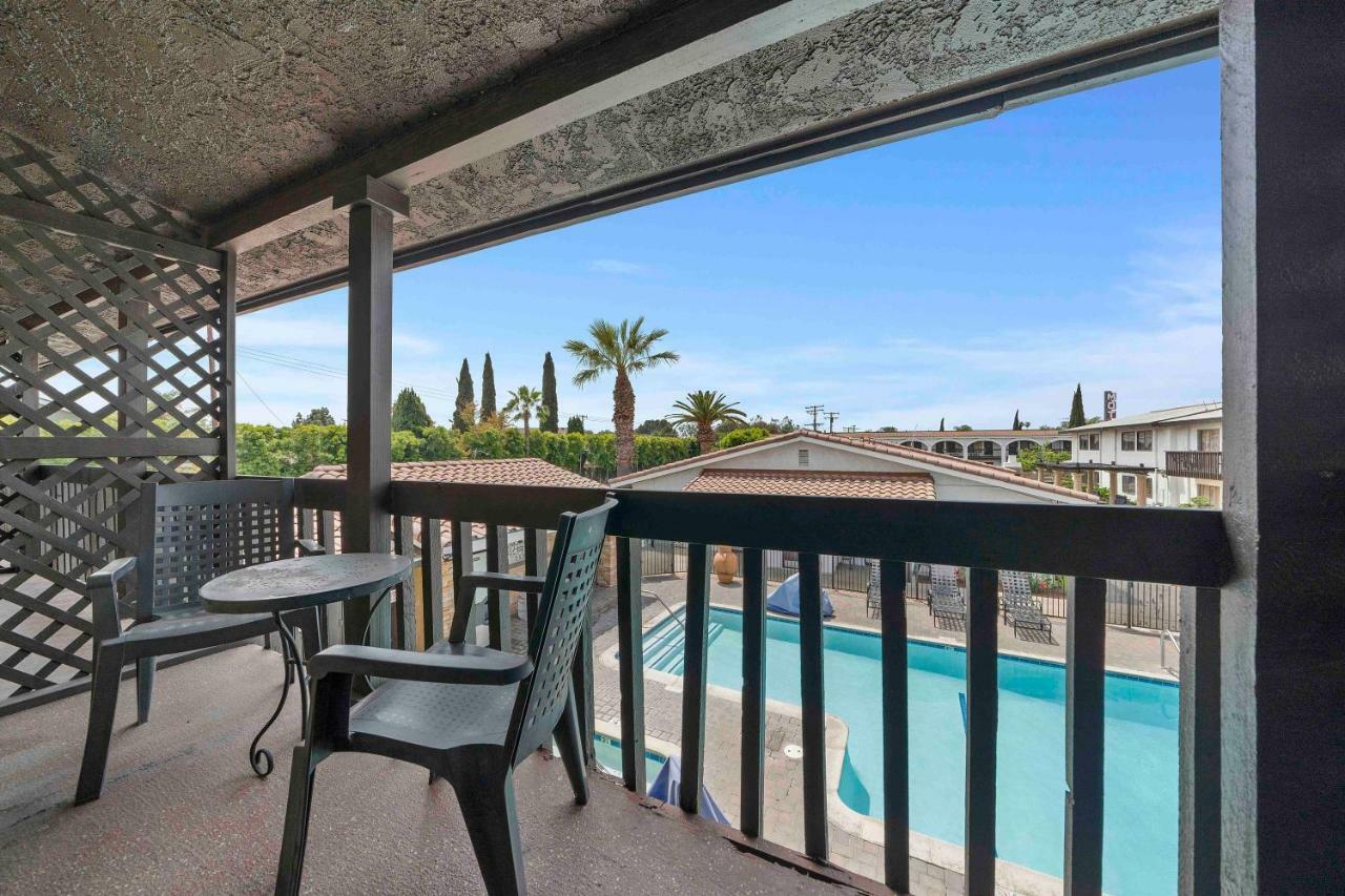 The Lemon Tree Hotel Anaheim Exterior photo