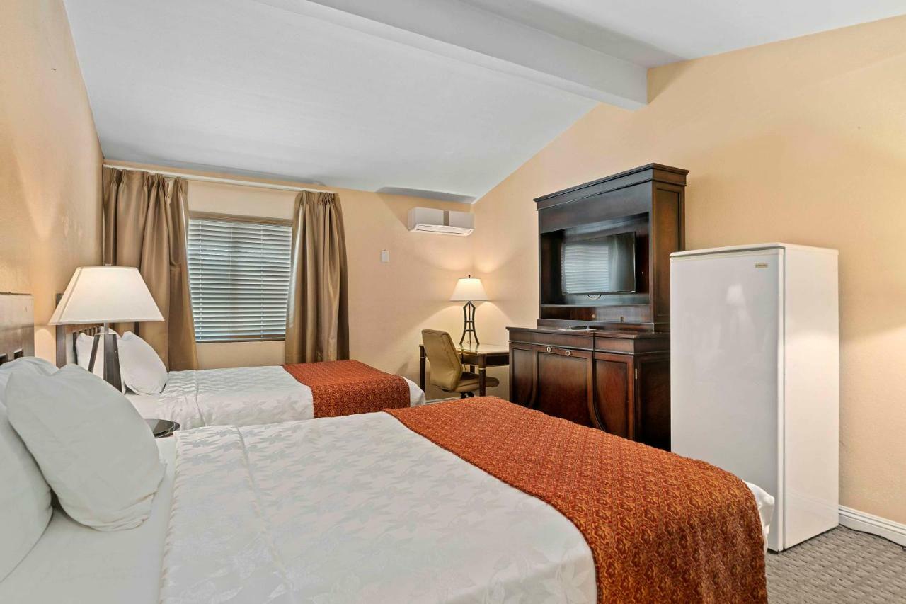 The Lemon Tree Hotel Anaheim Exterior photo